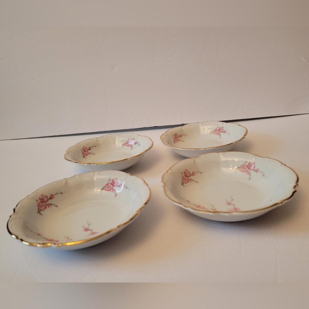 Vintage Hutschenreuther Dessert/Fruit Bowls Set of 4 - Picture 3 of 5